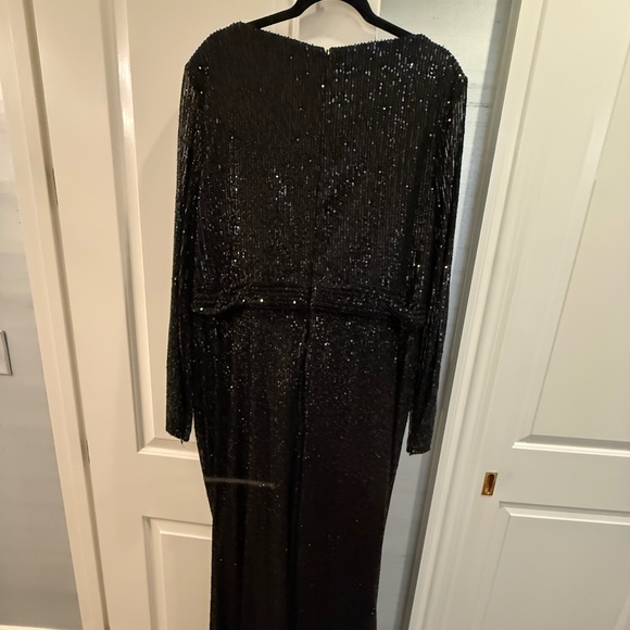 Mac Duggal Black Sequin Evening Gown Size 18 - Picture 2 of 3